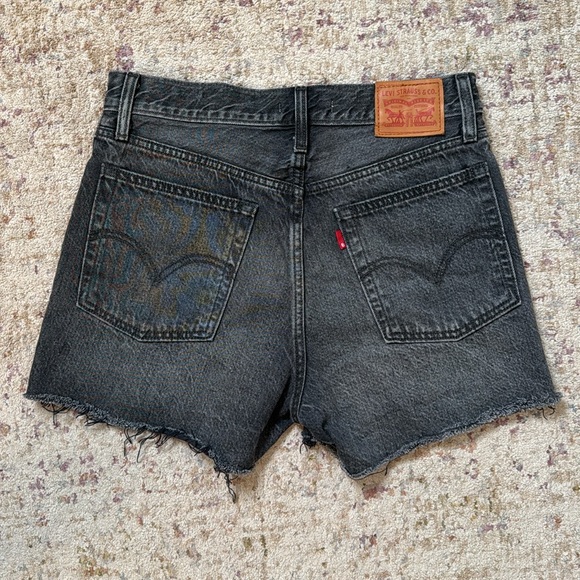 Levi’s Studded Wedgie Short Black Denim size 29 - Picture 11 of 13
